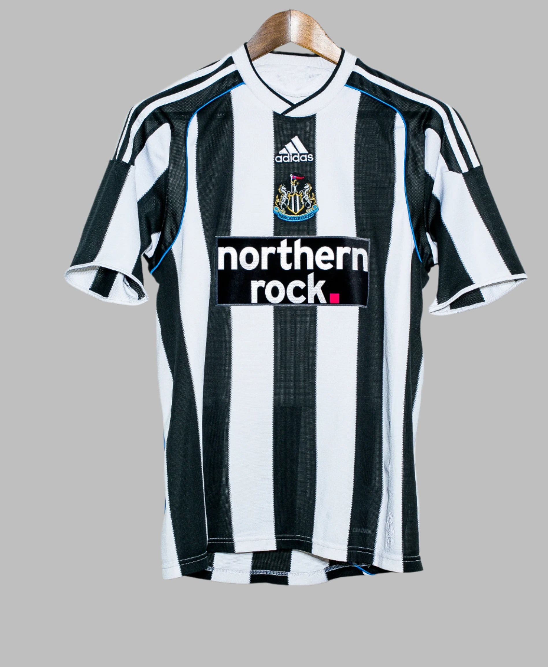 Newcastle 2009-10 Home Kit (L)