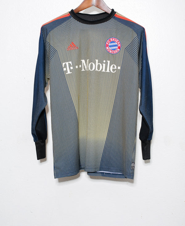 Bayern Munich GK Kit #1 Olive Kahn ( M )