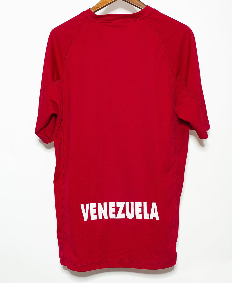 Venezuela 2004 Home Kit (L)