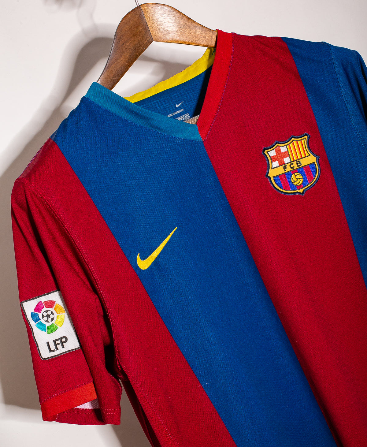 Barcelona 2006-07 Messi Home Kit (M) – Saturdays Football