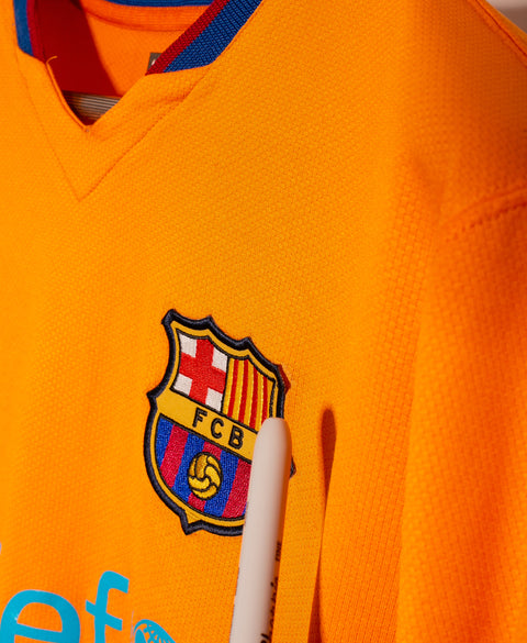 Barcelona 2006-07 Ronaldinho Away Kit (L)