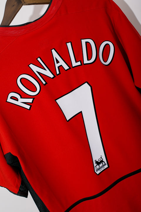 2002 - 2004 Manchester United Home Kit #7 ( L )