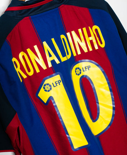 Barcelona 2003-04 Ronaldinho Home Kit (L)