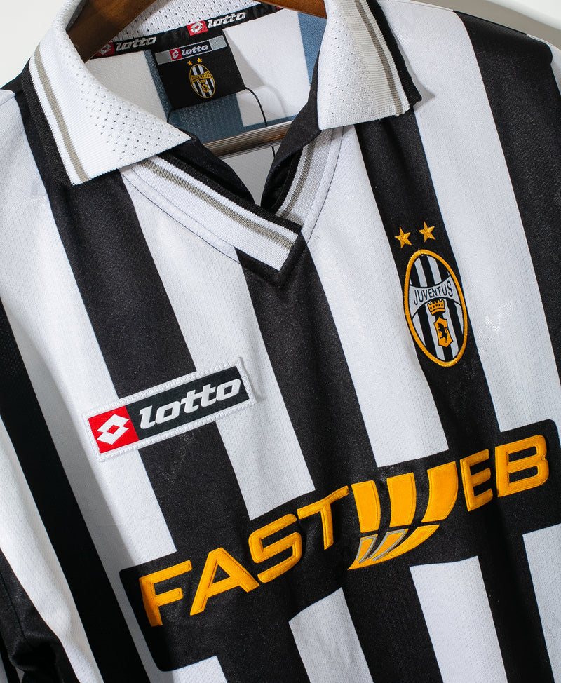 Juventus 2001-02 Home Kit (XL)