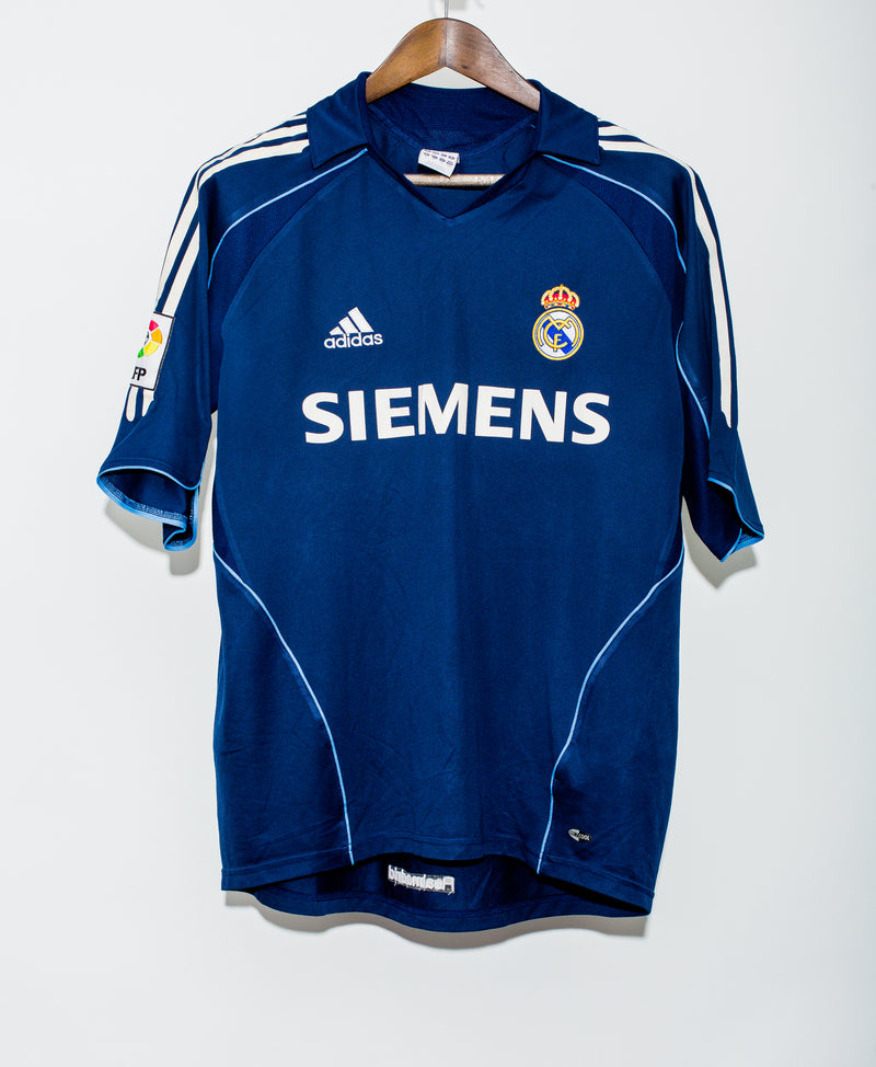 Real Madrid 2005-06 Away Kit (M)