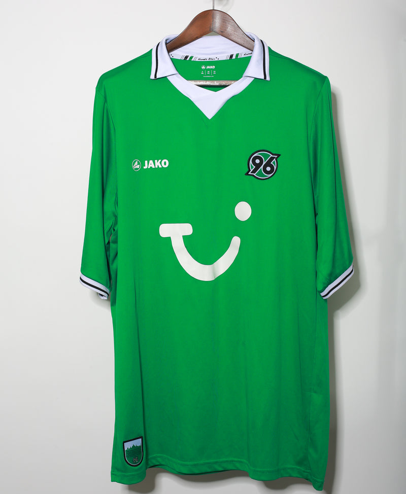 Hannover 96 2011-12 Away Kit (3XL)