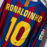 Barcelona 2005-06 Ronaldinho Long Sleeve Home Kit (M)