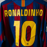Barcelona 2005-06 Ronaldinho Long Sleeve Home Kit (M)