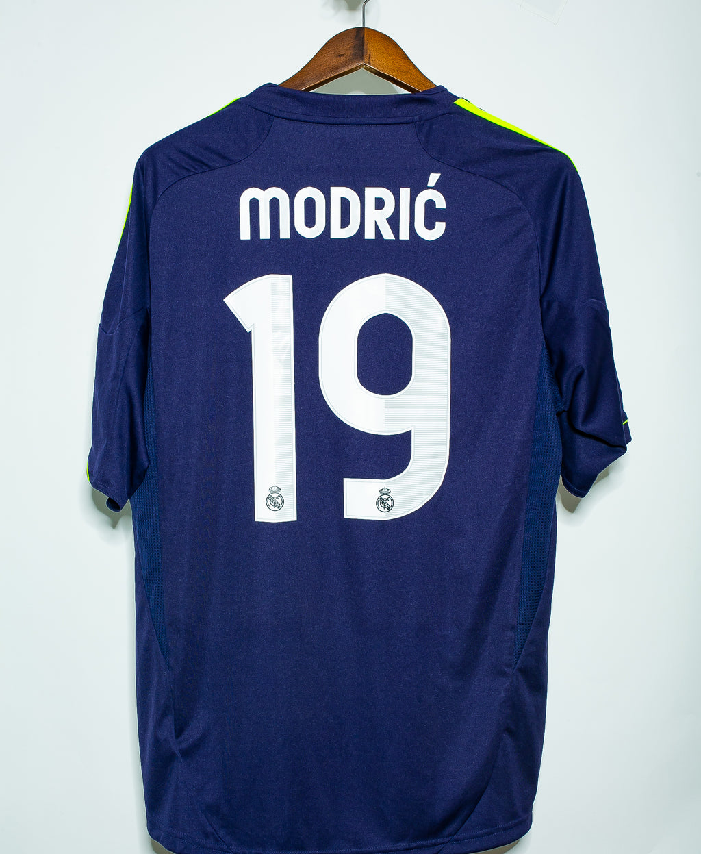 Real Madrid 2012-13 Home Shirt Modric #19 (Excellent) XL – Classic Football  Kit