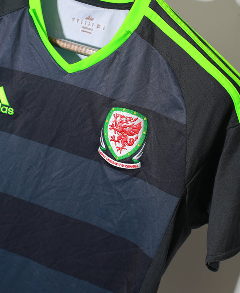 Wales Euro 2016 Away Kit (S)