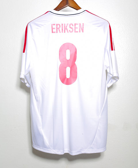 2012 Denmark Away #8 Eriksen BNWT ( L )