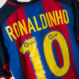Barcelona 2003-04 Ronaldinho Home Kit (M)