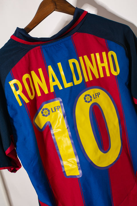 Barcelona 2003-04 Ronaldinho Home Kit (M)