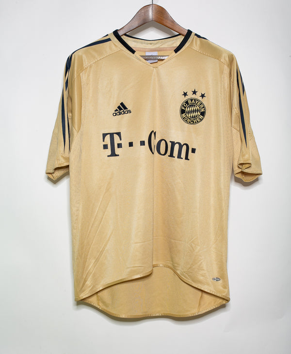 Bayern Munich 2004-05 Ballack Away Kit (L)