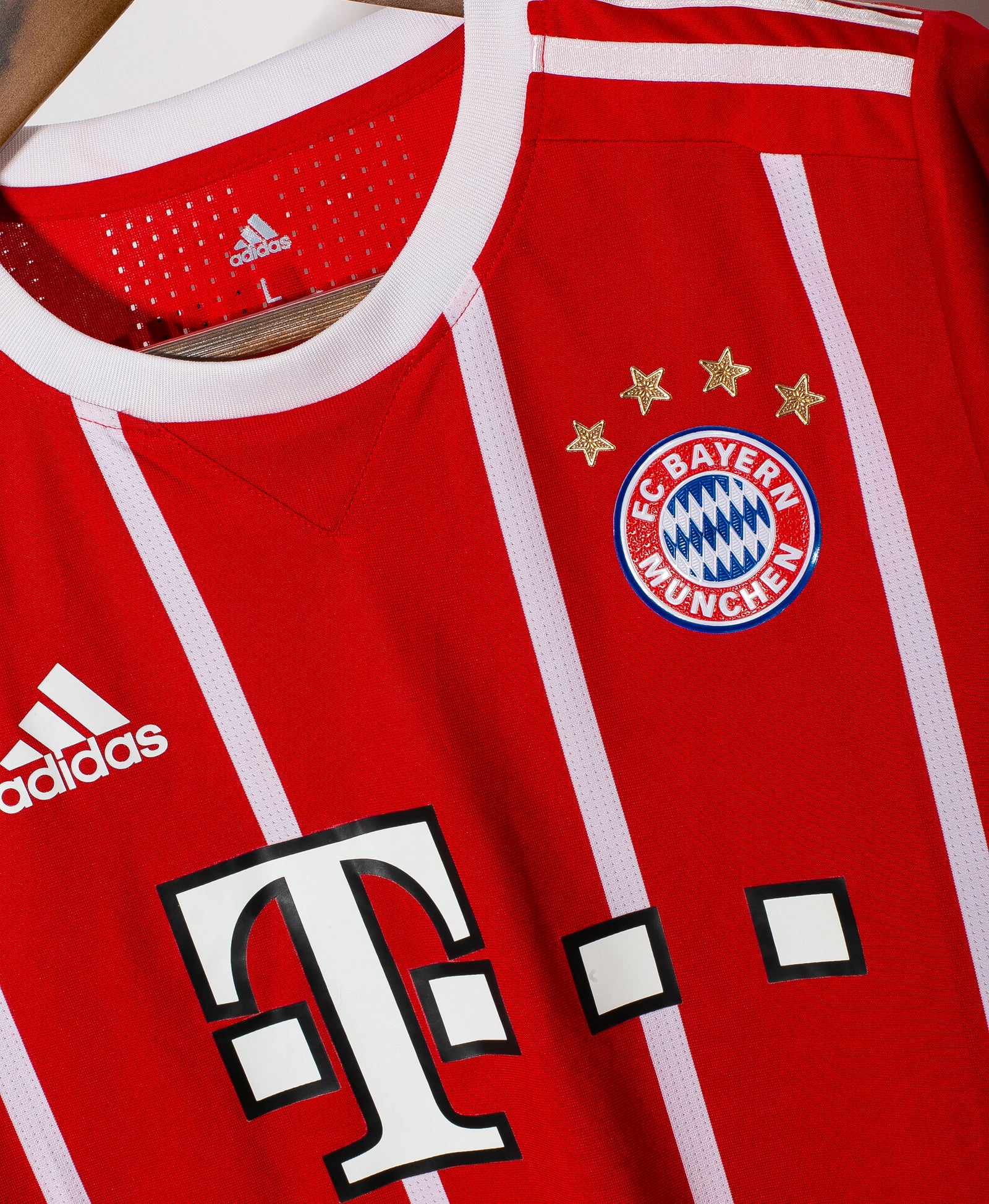 Bayern jersey shops 2017