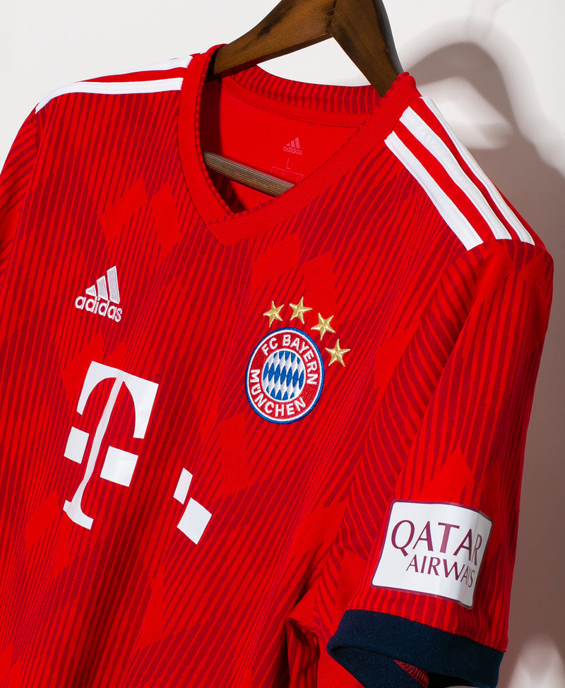 Bayern Munich 2018-19 Davies Home Kit (L)