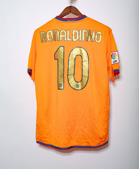 Barcelona 2006-07 Ronaldinho Away Kit (L)