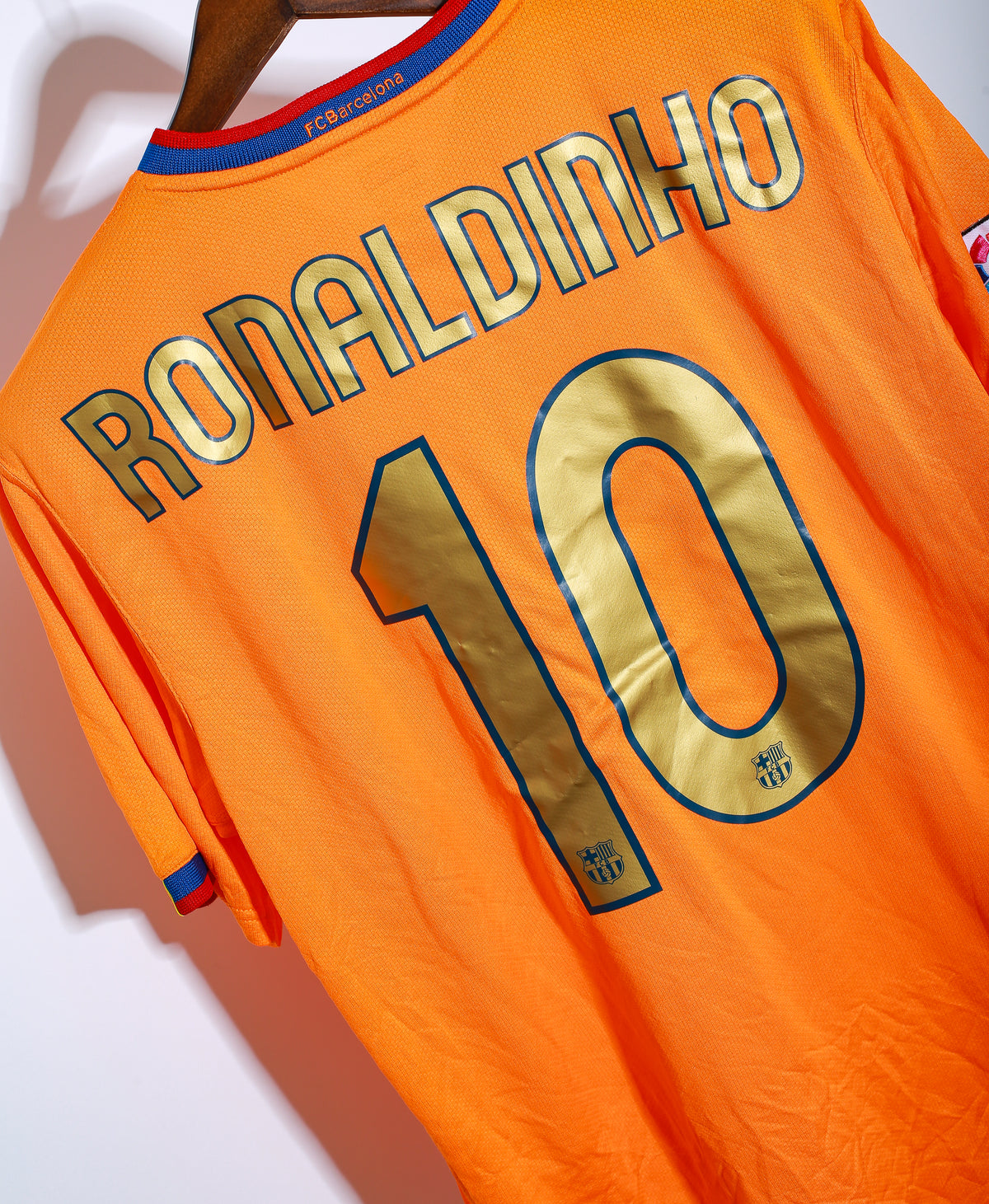 Barcelona 2006-07 Ronaldinho Away Kit (L)