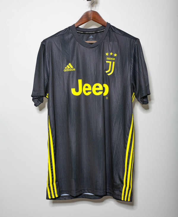 Juventus 2018-19 Third Kit (XL)