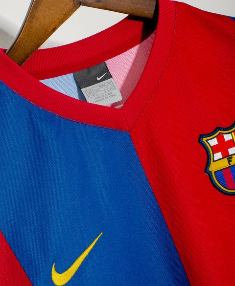 2006 FC Barcelona Home #10 Ronaldinho Basic Version ( L )