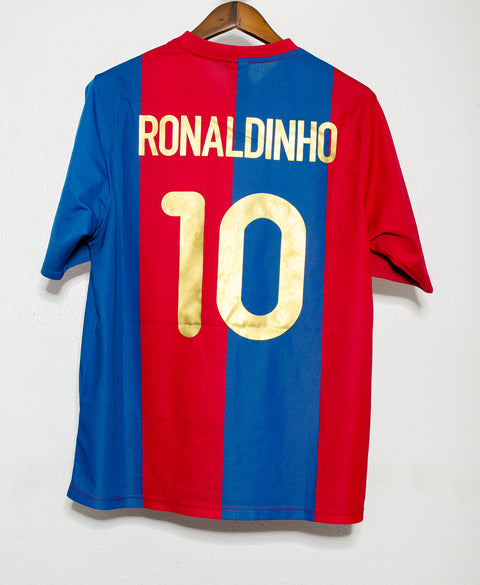 2006 FC Barcelona Home #10 Ronaldinho Basic Version ( L )