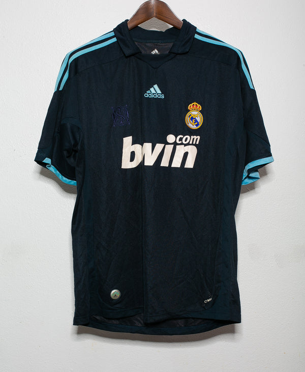 Real Madrid 2009-10 Away Kit (L)