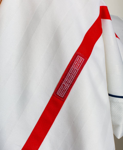 England 2002 Beckham Long Sleeve Home Kit (M)