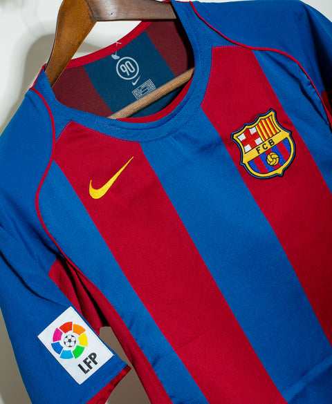 Barcelona 2004-05 Ronaldinho Home Kit (S)