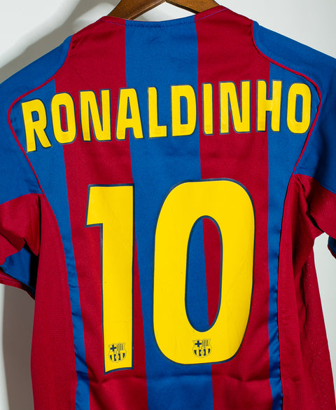 Barcelona 2004-05 Ronaldinho Home Kit (S)