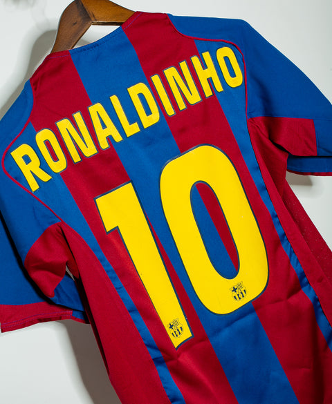 Barcelona 2004-05 Ronaldinho Home Kit (S)