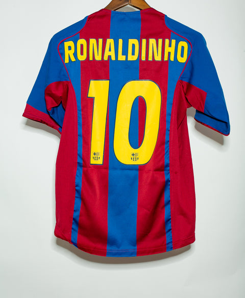 Barcelona 2004-05 Ronaldinho Home Kit (S)