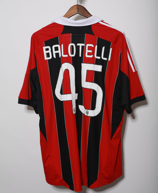 AC Milan 2012-13 Balotelli Home Kit (2XL) SOLD ON FLOOR WRONG SIZE GIVEN