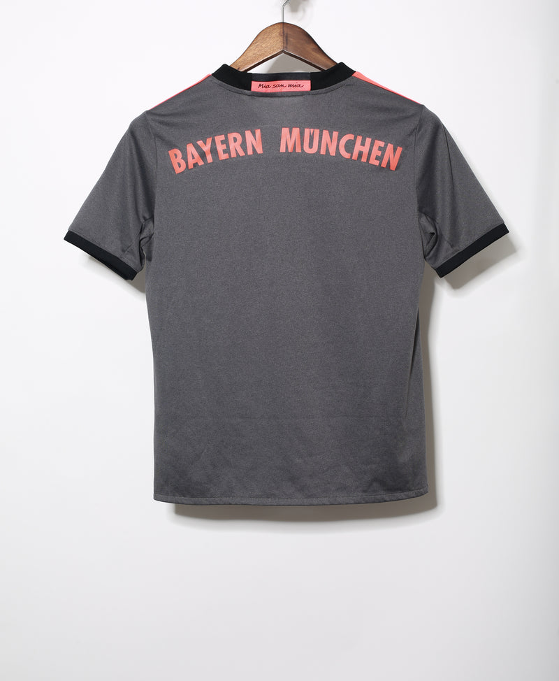 Bayern Munich 2016-17 Away Kit (YL)