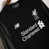 Liverpool 2017-18 Mignolet GK Kit (L)