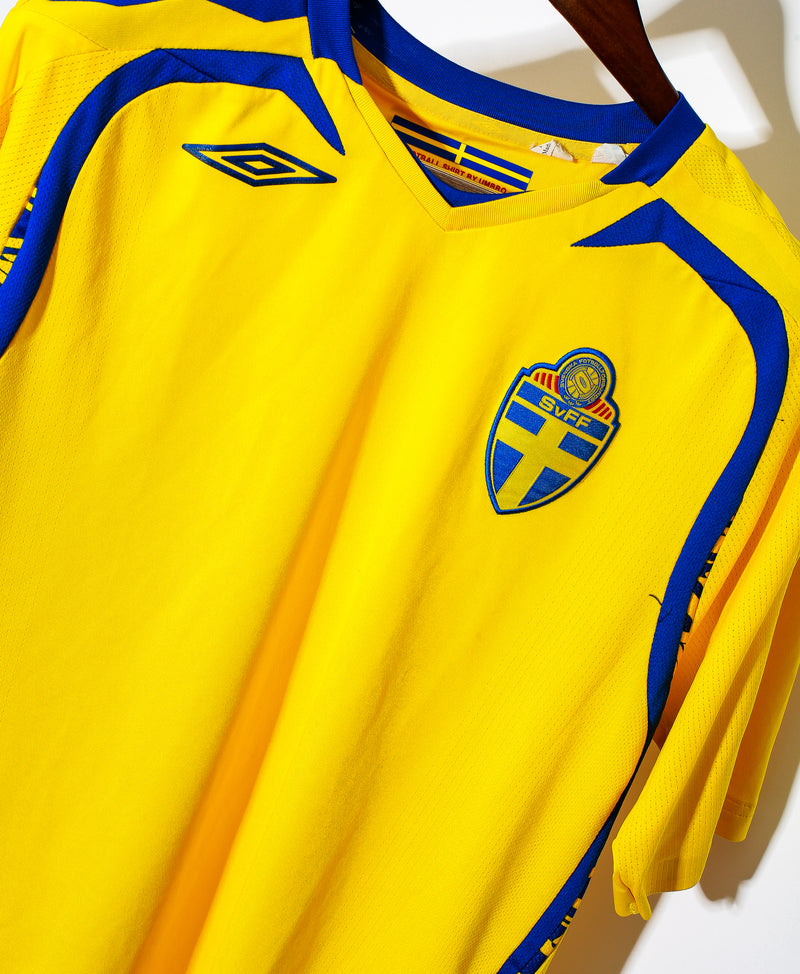 Sweden Euro 2008 Home Kit (L)