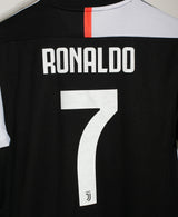 Juventus 2019-20 Ronaldo Home Kit (L)