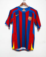 Barcelona 2004-05 Ronaldinho Home Kit (S)