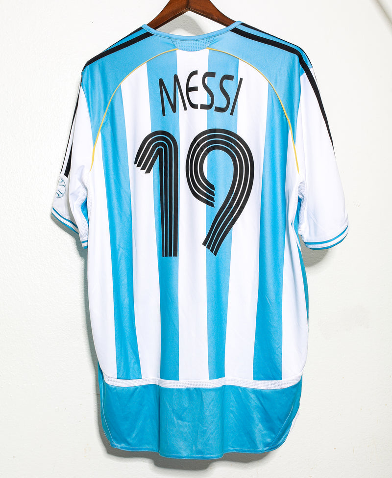 Argentina 2006 World Cup Messi Home Kit (XL)