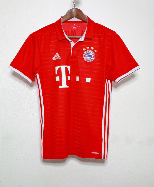 Bayern Munich 2016-17 Muller Home Kit (S)