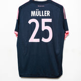 Bayern Munich 2015-16 Muller Away Kit (XL)