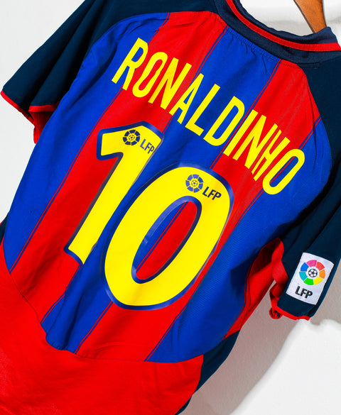 2003 FC Barcelona Home #10 Ronaldinho ( M )