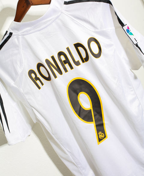 2004 - 2005 Real Madrid Home #9 Ronaldo ( M )