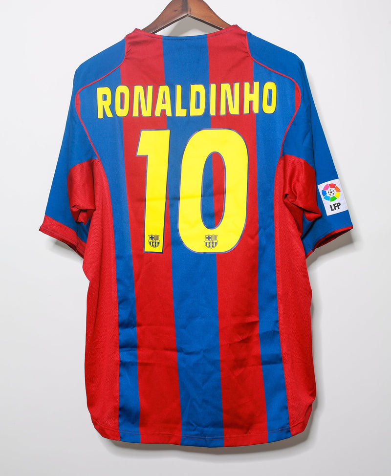 2004-05 Barcelona Ronaldinho Home Kit (2XL)