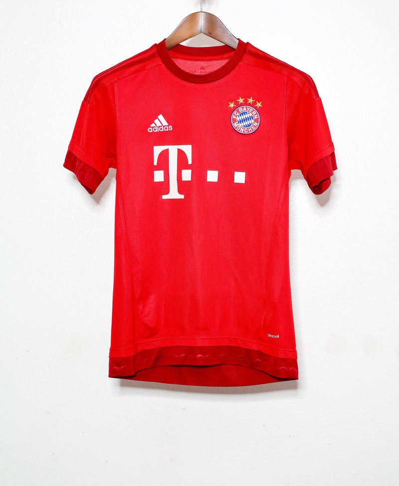 Bayern Munich 2015-16 Muller Home Kit (S)