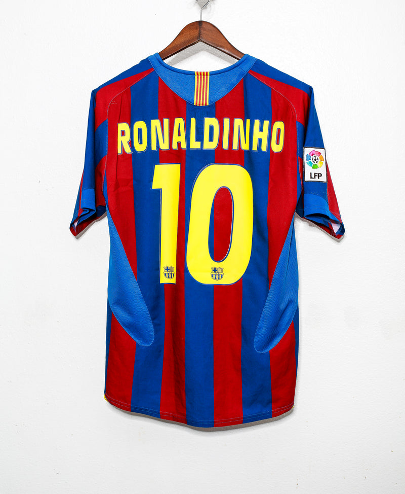 2005 FC Barcelona Home #10 Ronaldinho
