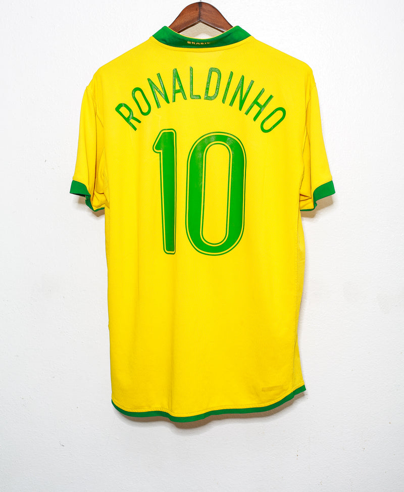 2006 Brazil Home #10 Ronaldinho ( L )