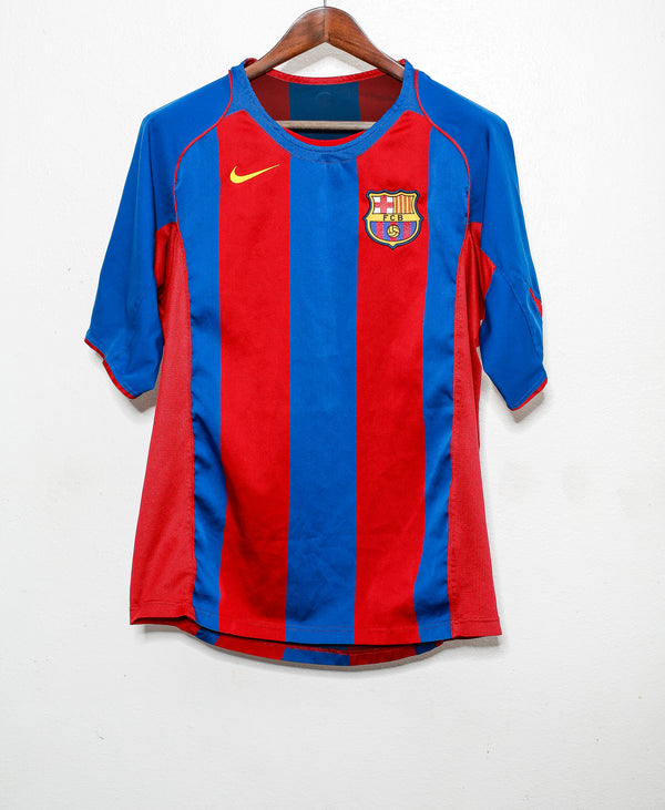 Barcelona 2004-05 Ronaldinho Home Kit (L)