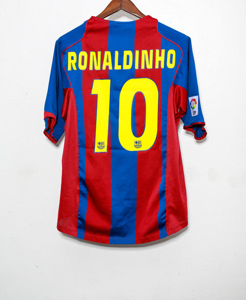 Barcelona 2004-05 Ronaldinho Home Kit (L)