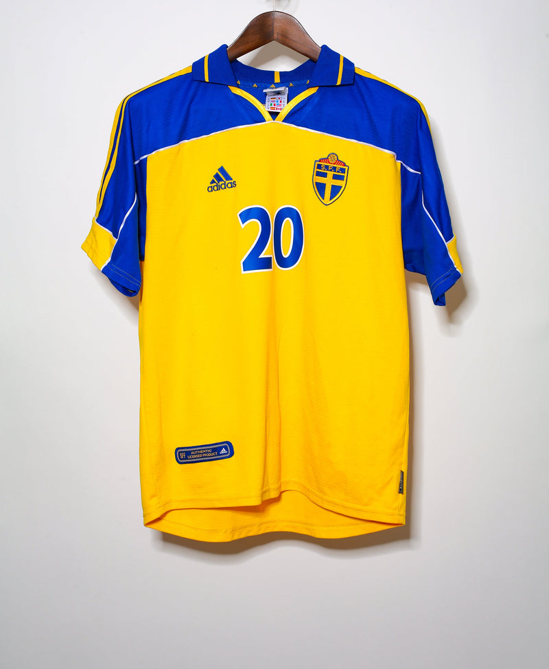 Sweden 2000 Larsson Home Kit (M)