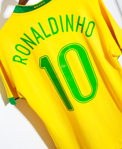 2006 Brazil Home #10 Ronaldinho ( L )